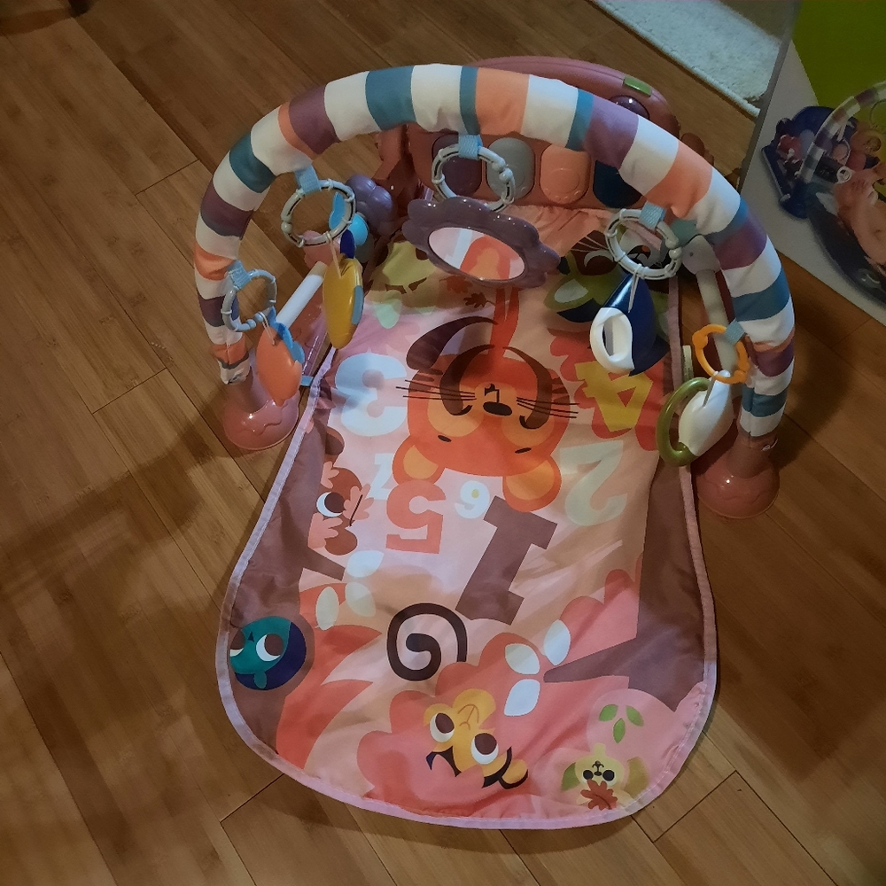 Baby activity mat